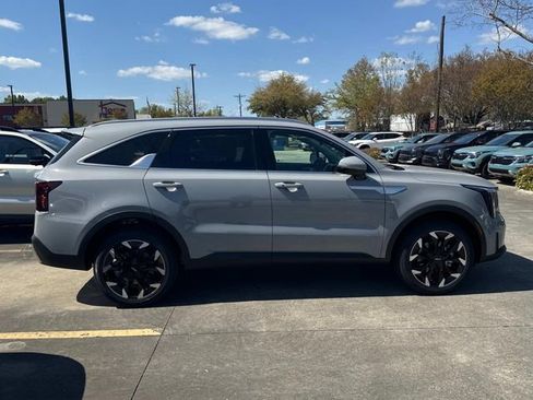 New 2026 Kia Sorento EX AWD/4WD image 9