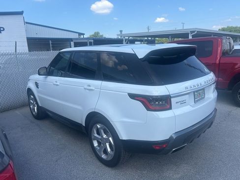 Used 2018 Land Rover Range Rover Sport HSE image 4