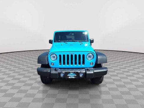 Used 2018 Jeep Wrangler Unlimited Rubicon AWD/4WD image 3