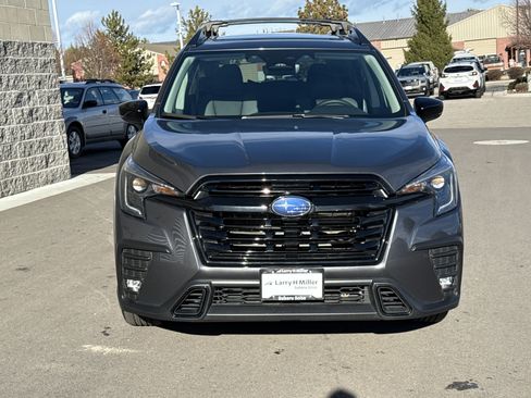 Used 2025 Subaru Ascent Onyx Edition image 9