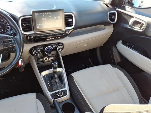 Used 2022 Hyundai Venue SEL image 26