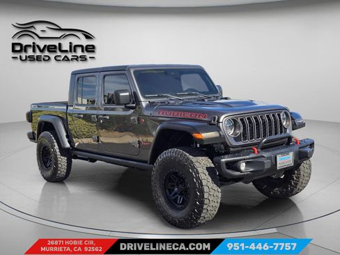 Used 2024 Jeep Gladiator Rubicon w/ Technology Group AWD/4WD image 15