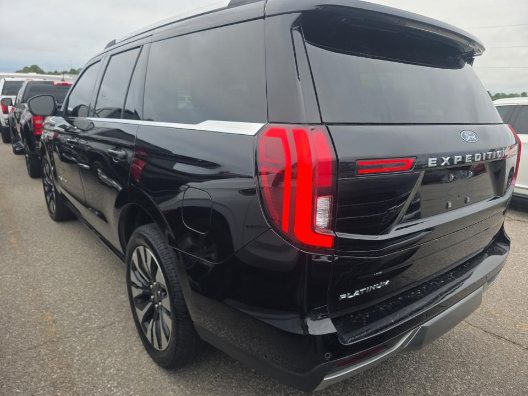 Used 2025 Ford Expedition Platinum w/ Driver's Package AWD/4WD image 7