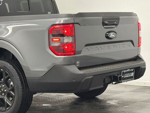 New 2026 Ford Maverick Lariat w/ Black Appearance Package image 7