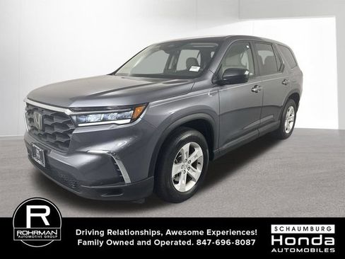 Used 2023 Honda Pilot LX image 2