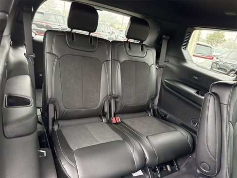 New 2025 Jeep Grand Cherokee L Altitude image 26