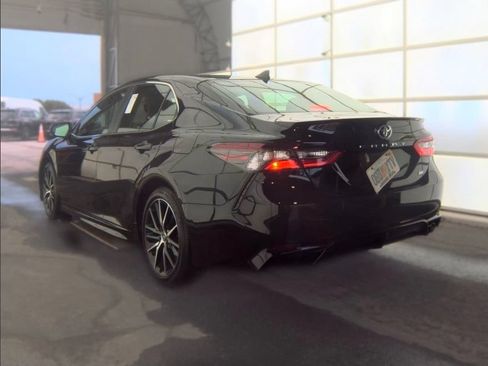 Used 2024 Toyota Camry SE FWD image 2