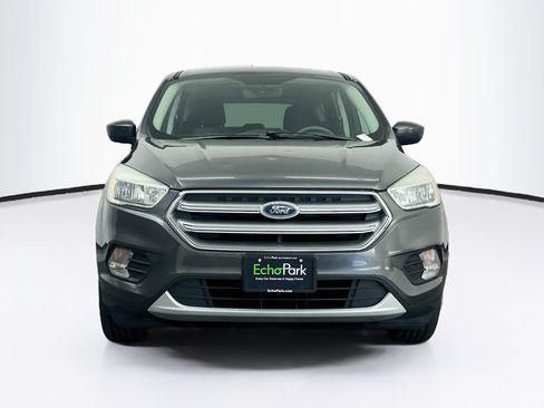 Used 2017 Ford Escape SE AWD/4WD image 2