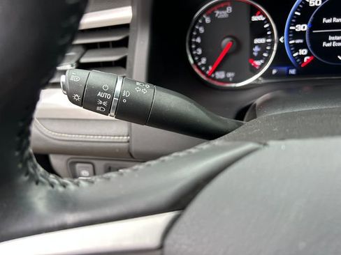 Used 2022 GMC Acadia SLT w/ Elevation Edition image 14