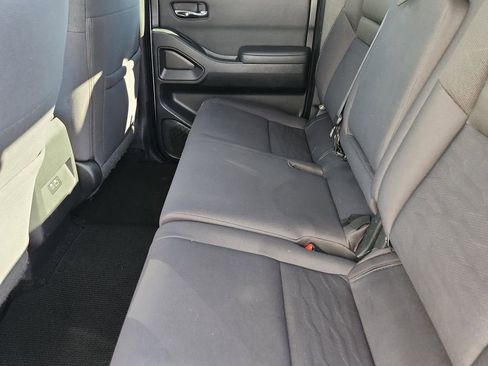 Used 2022 Nissan Frontier SV image 13