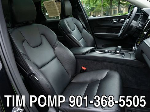 Used 2023 Volvo XC60 B5 Core AWD/4WD image 17