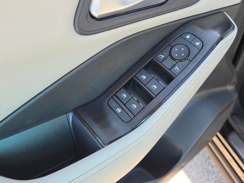 Certified 2025 Nissan Rogue SV AWD/4WD image 20