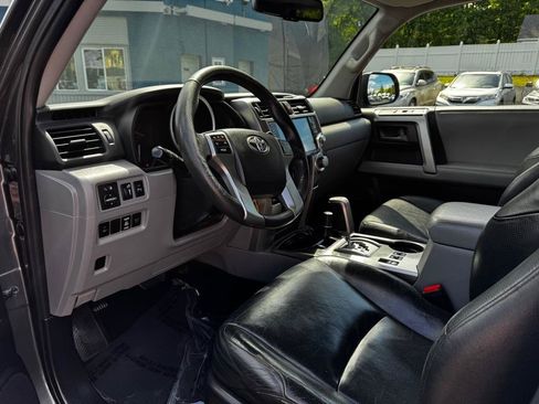 Used 2011 Toyota 4Runner SR5 w/ Premium Pkg w/Leather AWD/4WD image 12