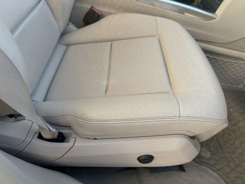 Used 2016 Mercedes-Benz E 350 Sedan image 12