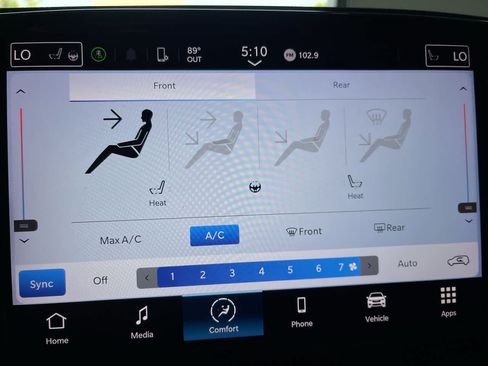 Used 2023 Chrysler Pacifica Touring-L FWD image 31
