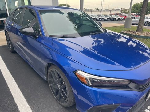 Used 2024 Honda Civic Sport image 3