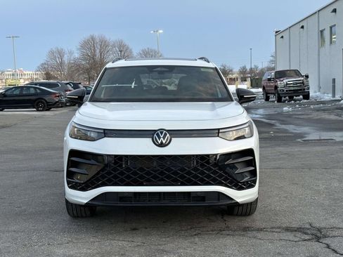 New 2026 Volkswagen Tiguan SE R-Line image 9