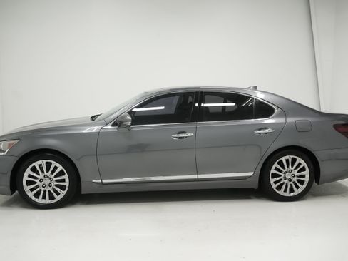 Used 2015 Lexus LS 460 w/ Comfort Package RWD image 7
