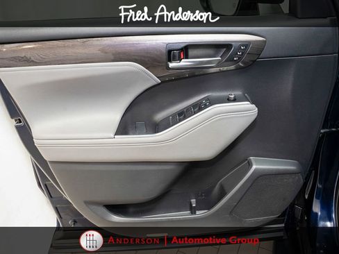 Used 2021 Toyota Highlander Limited AWD/4WD image 14