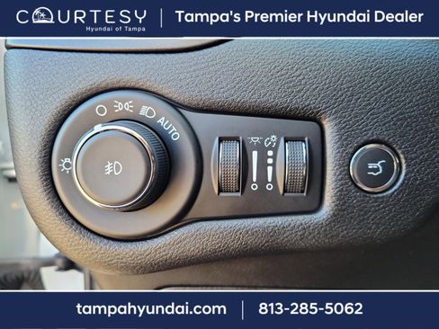 Used 2021 Jeep Cherokee Trailhawk w/ Comfort/Convenience Group image 25