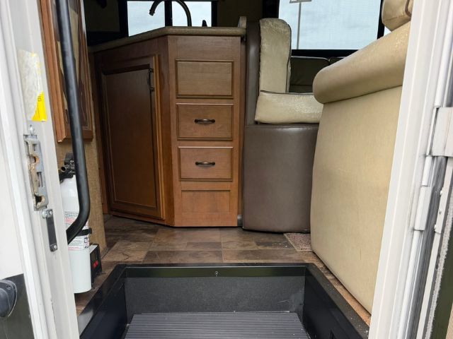 Used 2013 Ford F550 Luxury w/ Payload Upgrade Pkg RWD image 7