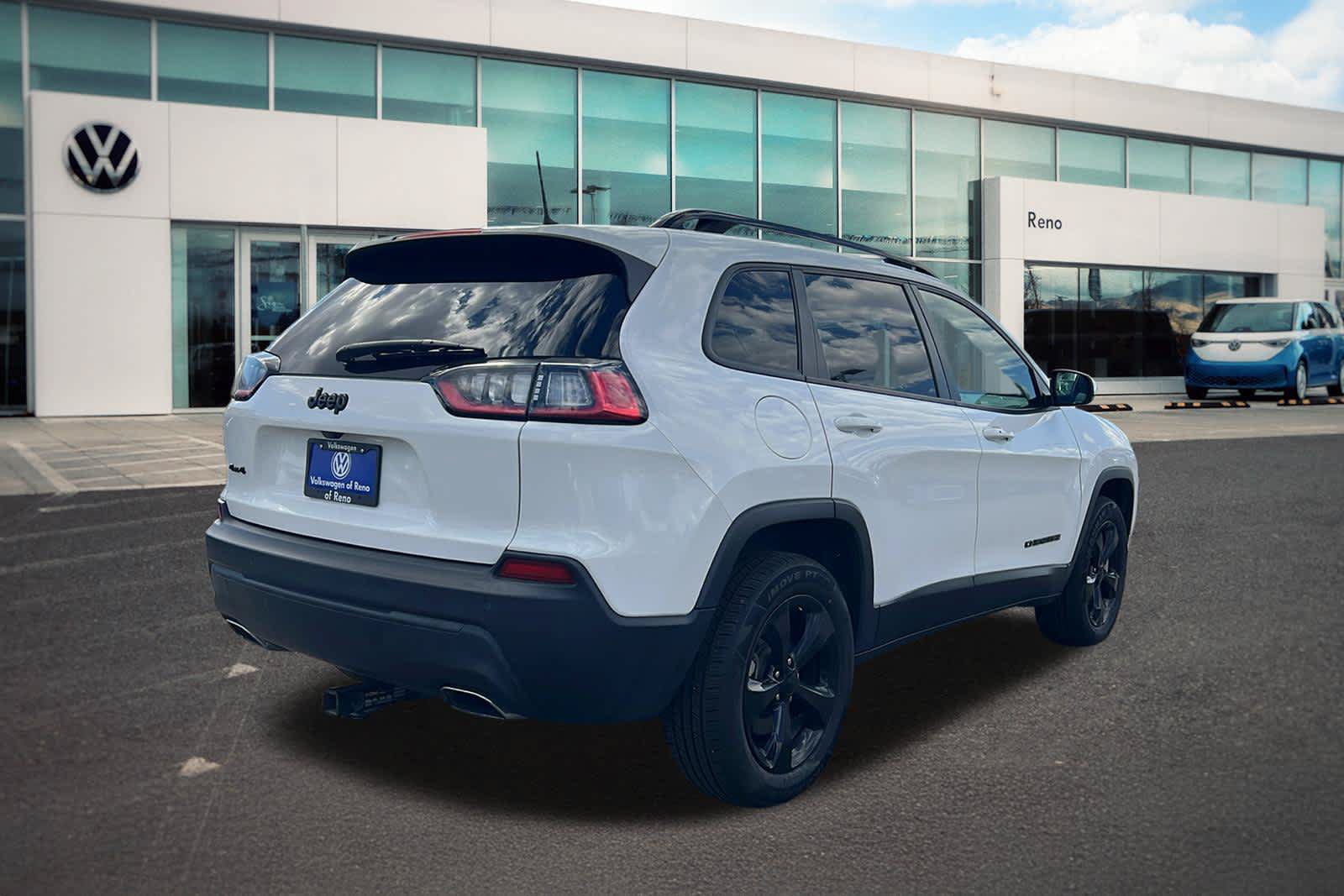 Used 2020 Jeep Cherokee Latitude Plus AWD/4WD image 5
