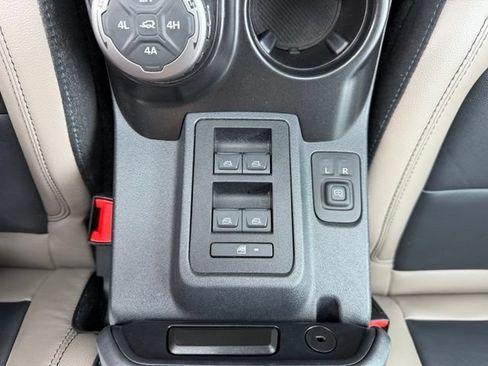 Certified 2023 Ford Bronco Wildtrak AWD/4WD image 19