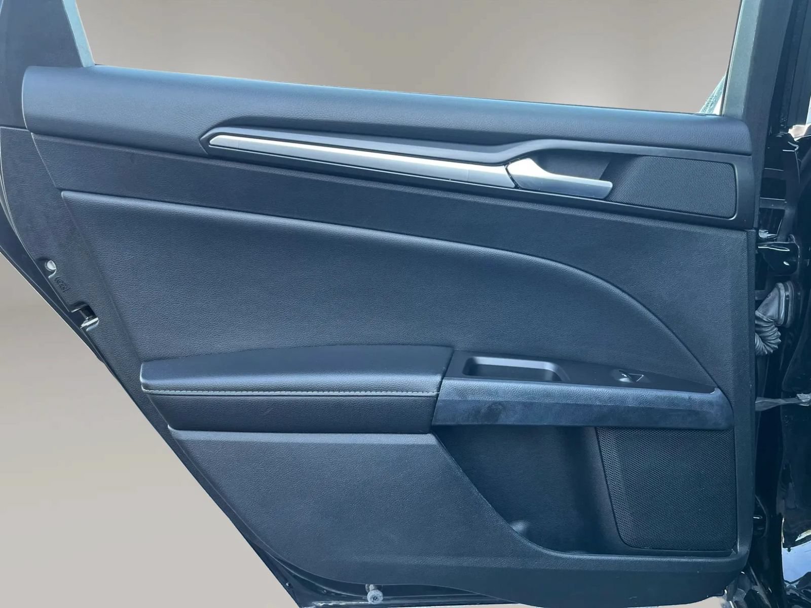 Used 2018 Ford Fusion Titanium FWD image 20