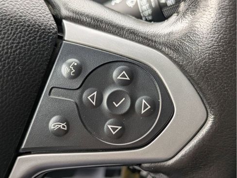 Used 2022 Chevrolet Colorado LT w/ Fleet Safety Package image 18