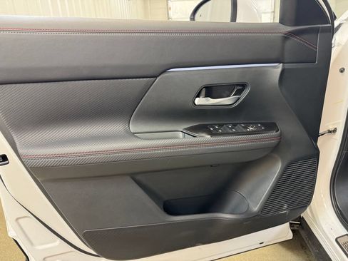 Used 2025 Nissan Kicks SR w/ Illumination Package AWD/4WD image 8