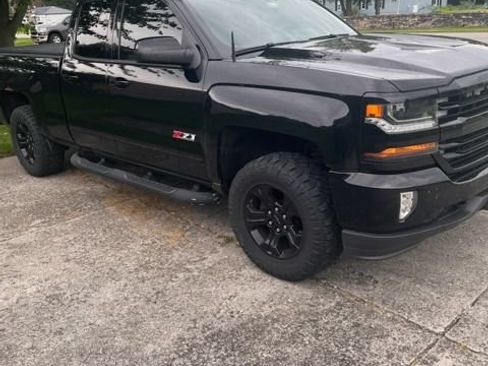 Used 2016 Chevrolet Silverado 1500 LT w/ Midnight Edition AWD/4WD image 8