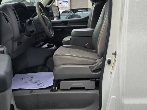 Used 2015 Nissan NV 2500 SV w/ Side & Curtain Airbag Package image 15