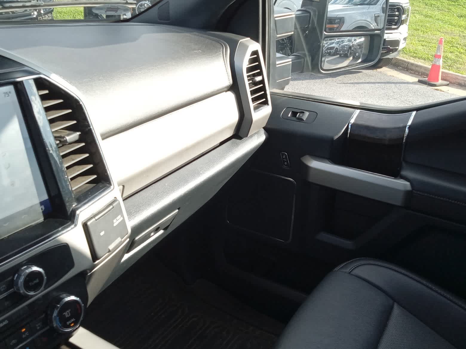 Used 2022 Ford F250 Lariat w/ Lariat Ultimate Package AWD/4WD image 29