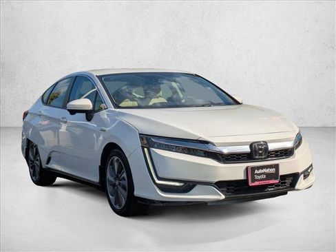 Used 2018 Honda Clarity Plug-In Hybrid image 3