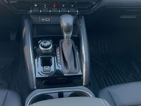 Used 2025 GMC Canyon Elevation w/ Convenience Package image 22