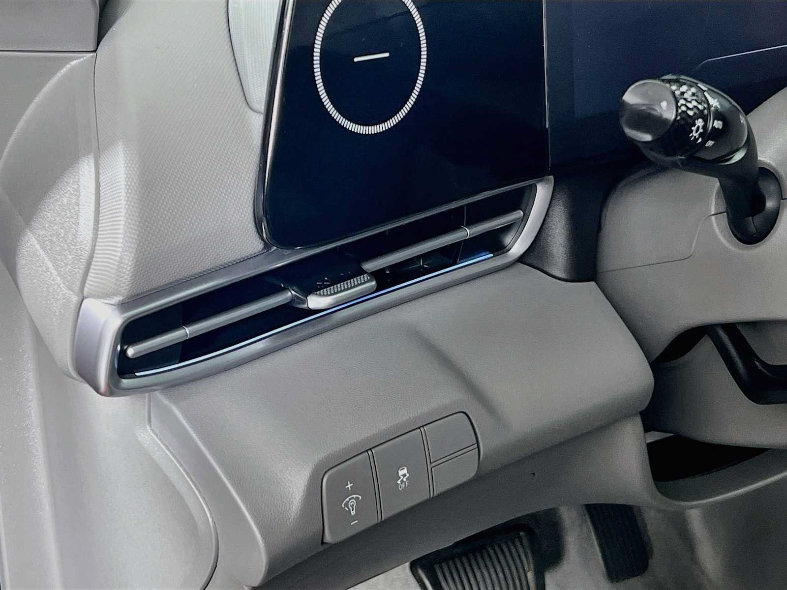 Certified 2024 Hyundai Elantra SEL w/ Convenience Package FWD image 10