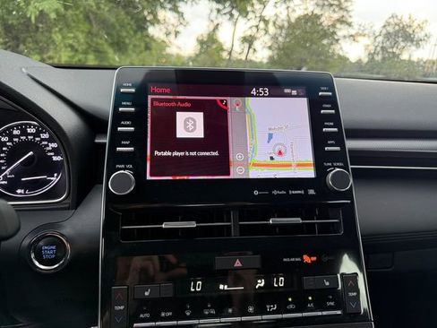 Used 2020 Toyota Avalon XSE image 29