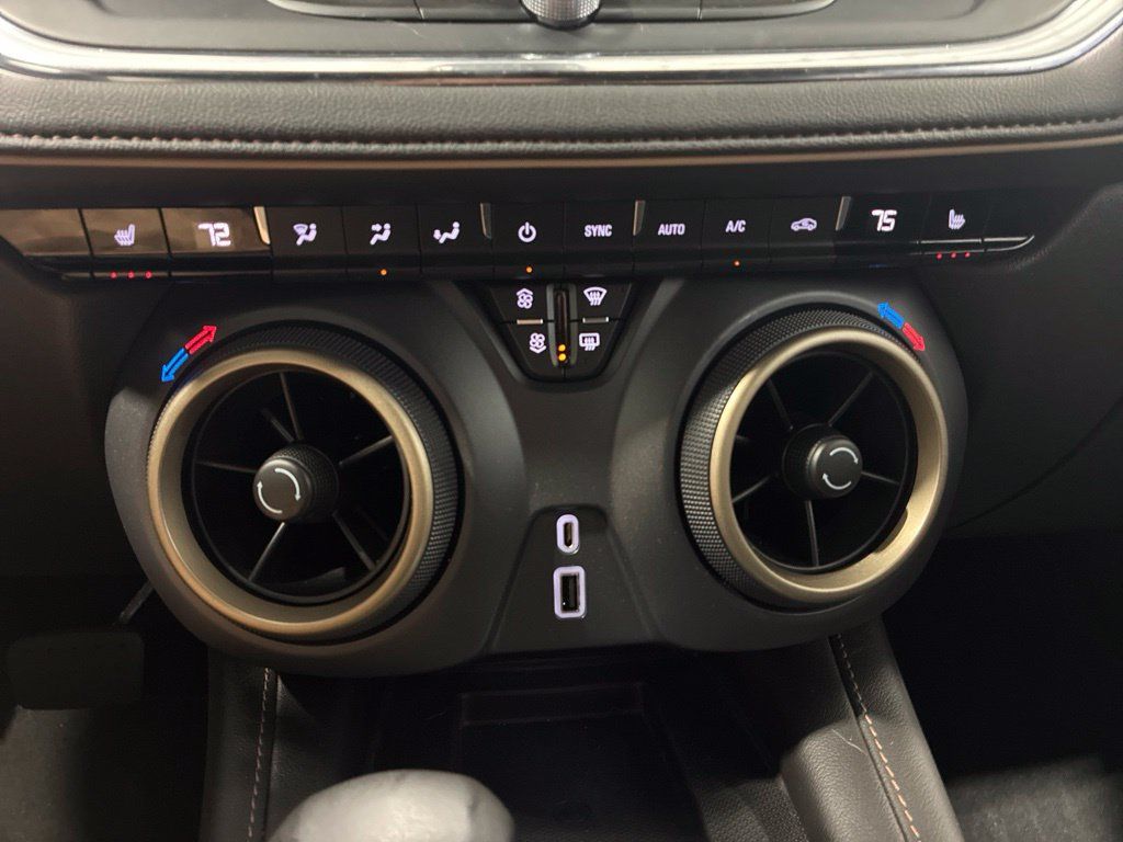 Used 2023 Chevrolet Blazer Premier FWD image 26