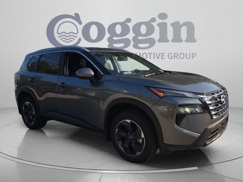 Certified 2026 Nissan Rogue SV w/ SV Premium Package FWD image 7