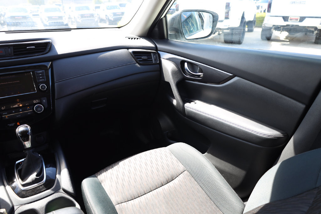 Used 2018 Nissan Rogue SV FWD image 20