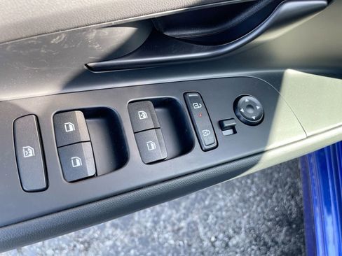 New 2025 Hyundai Elantra SEL image 38