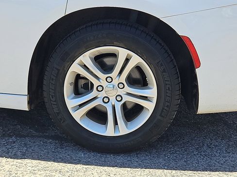 Used 2022 Dodge Charger SXT image 5