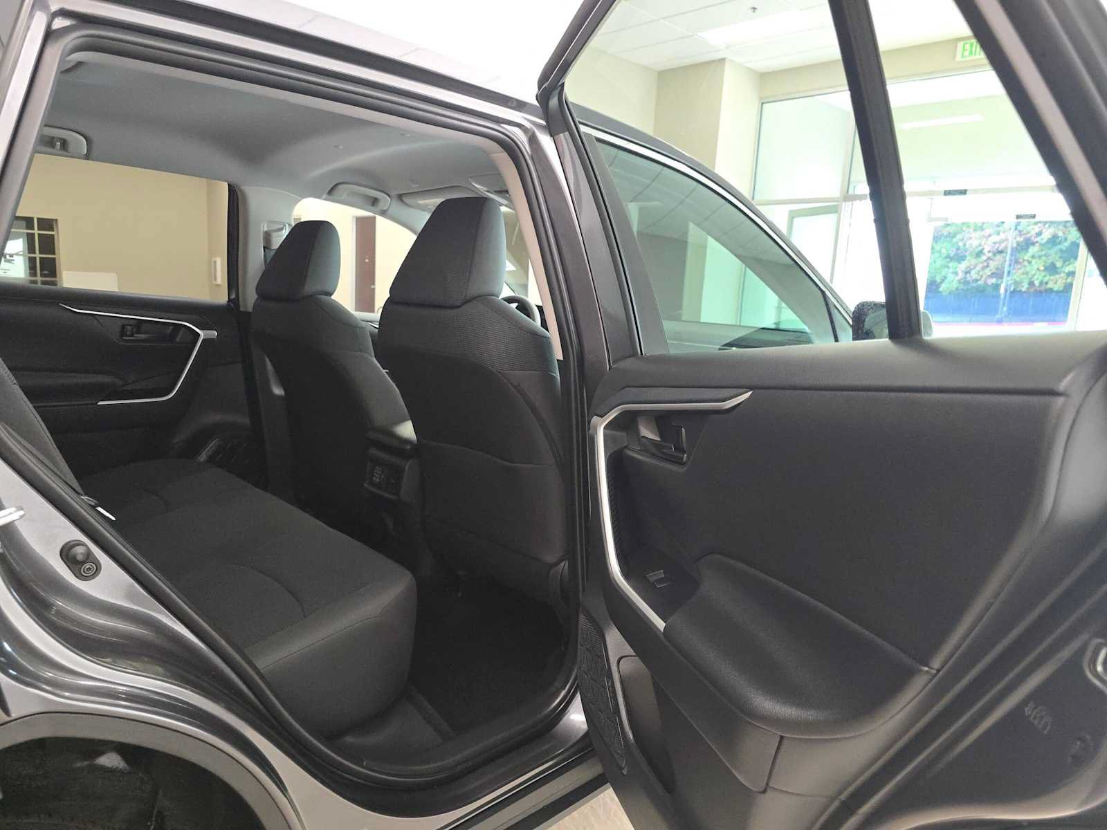 Certified 2025 Toyota RAV4 LE AWD/4WD image 27