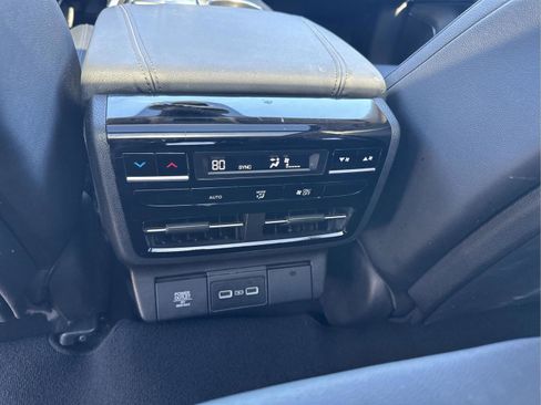 Used 2023 Acura MDX FWD image 12