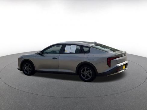 Used 2025 Kia K4 LXS image 10