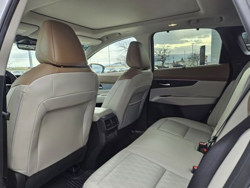 Used 2025 Nissan Murano Platinum w/ Cargo Package image 16