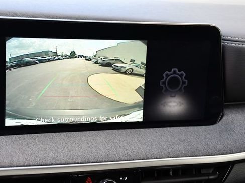 Used 2025 Nissan Kicks SV AWD/4WD image 3