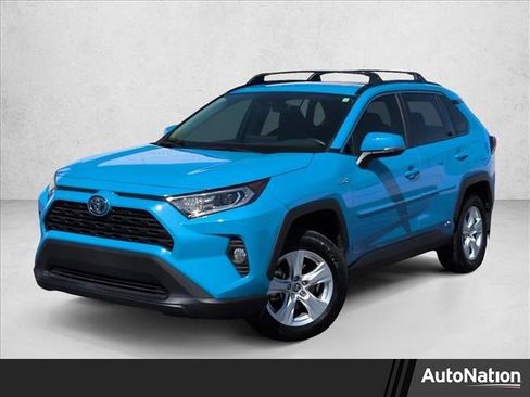 Used 2021 Toyota RAV4 XLE w/ Convenience Package image 1