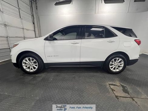 Used 2018 Chevrolet Equinox LS FWD image 4