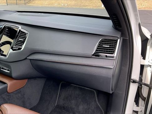 Used 2023 Volvo XC90 T8 Ultimate image 19